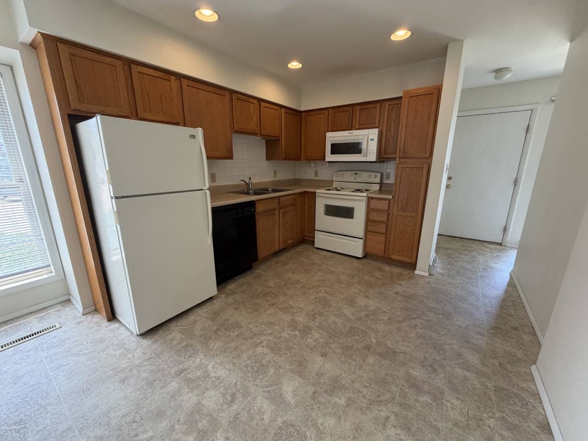 Townhouse for rent at 829 SW Blvd N, Jefferson City, MO 65109