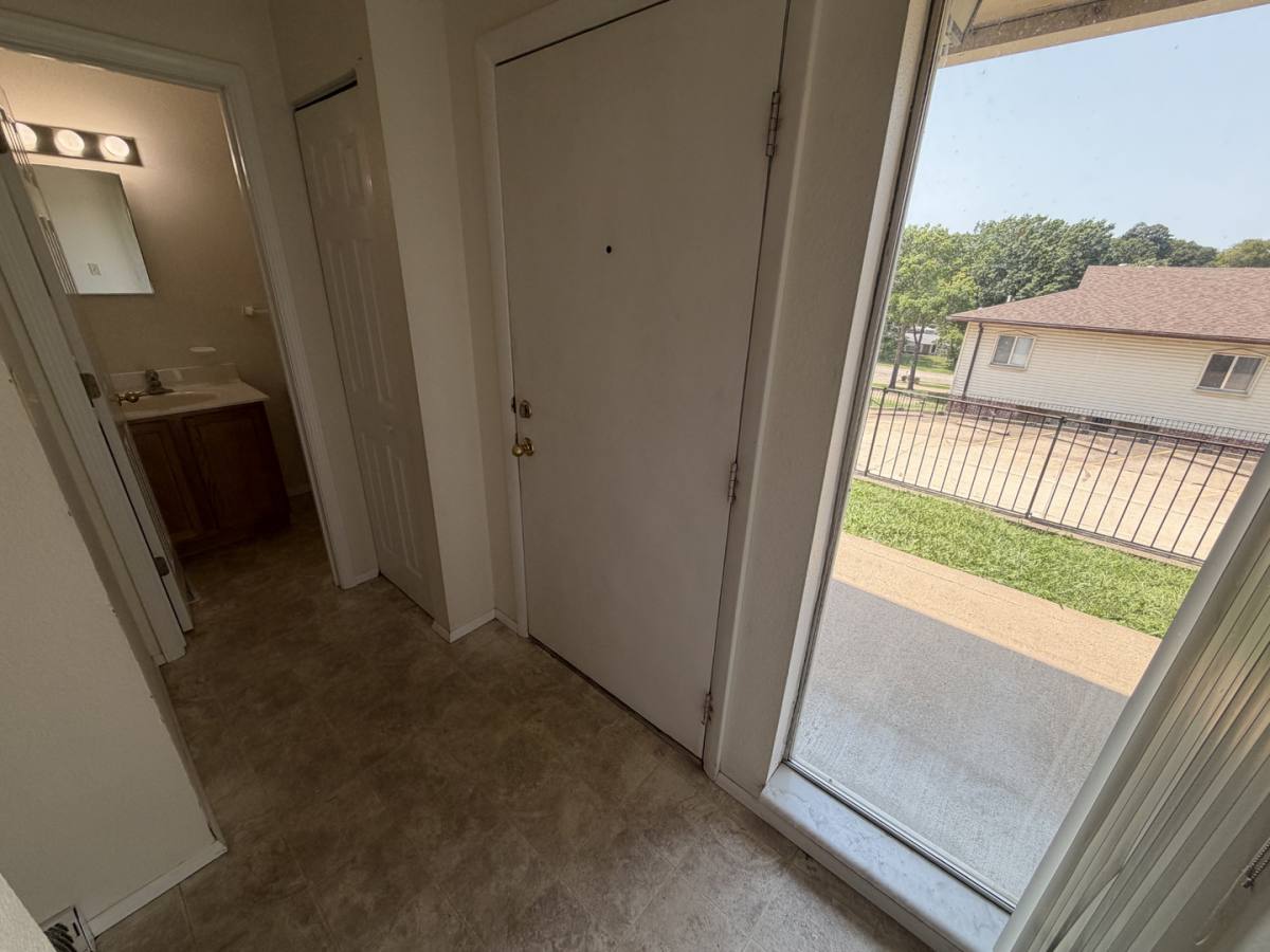 Townhouse for rent at 829 SW Blvd N, Jefferson City, MO 65109