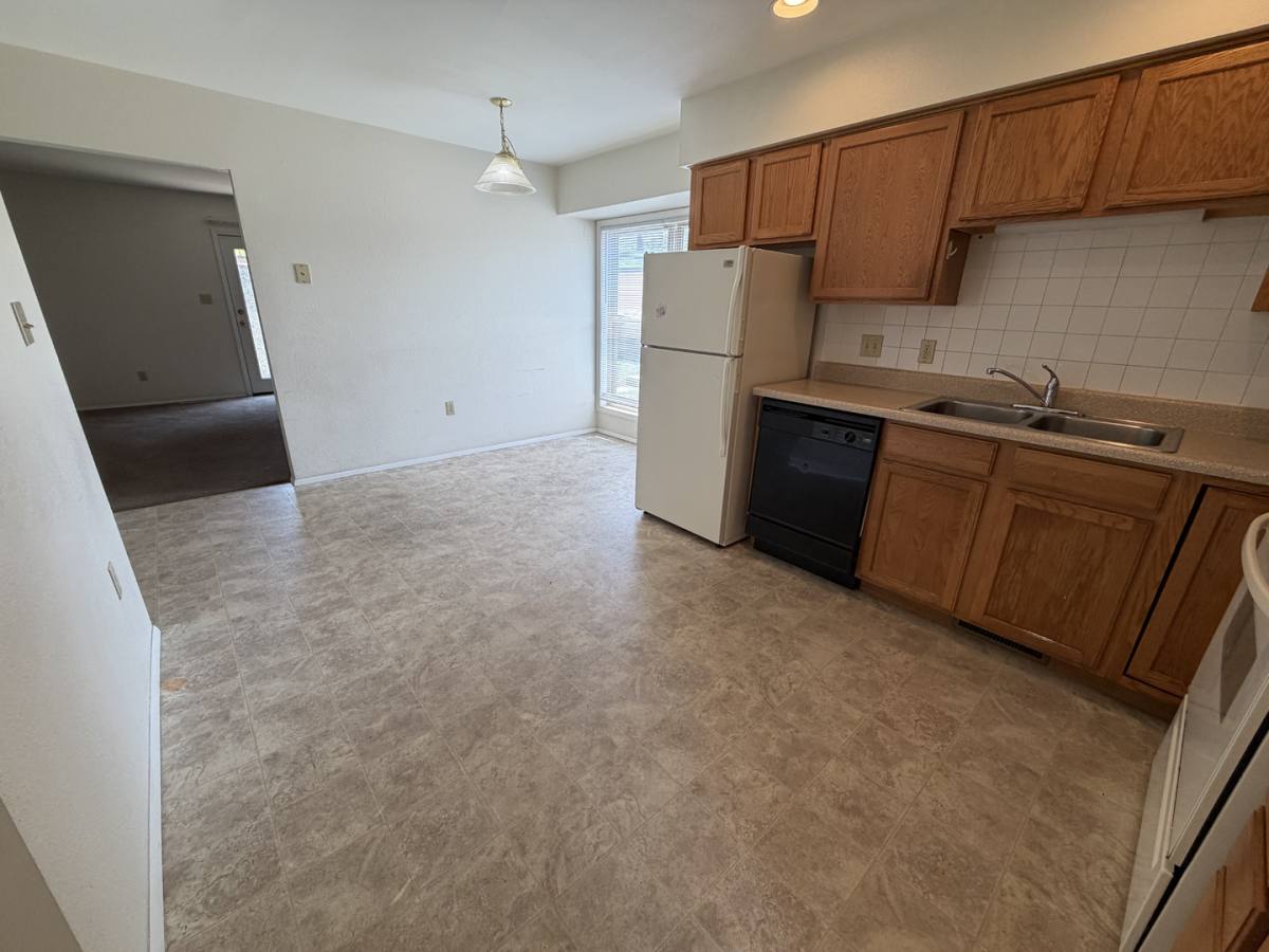 Townhouse for rent at 829 SW Blvd N, Jefferson City, MO 65109