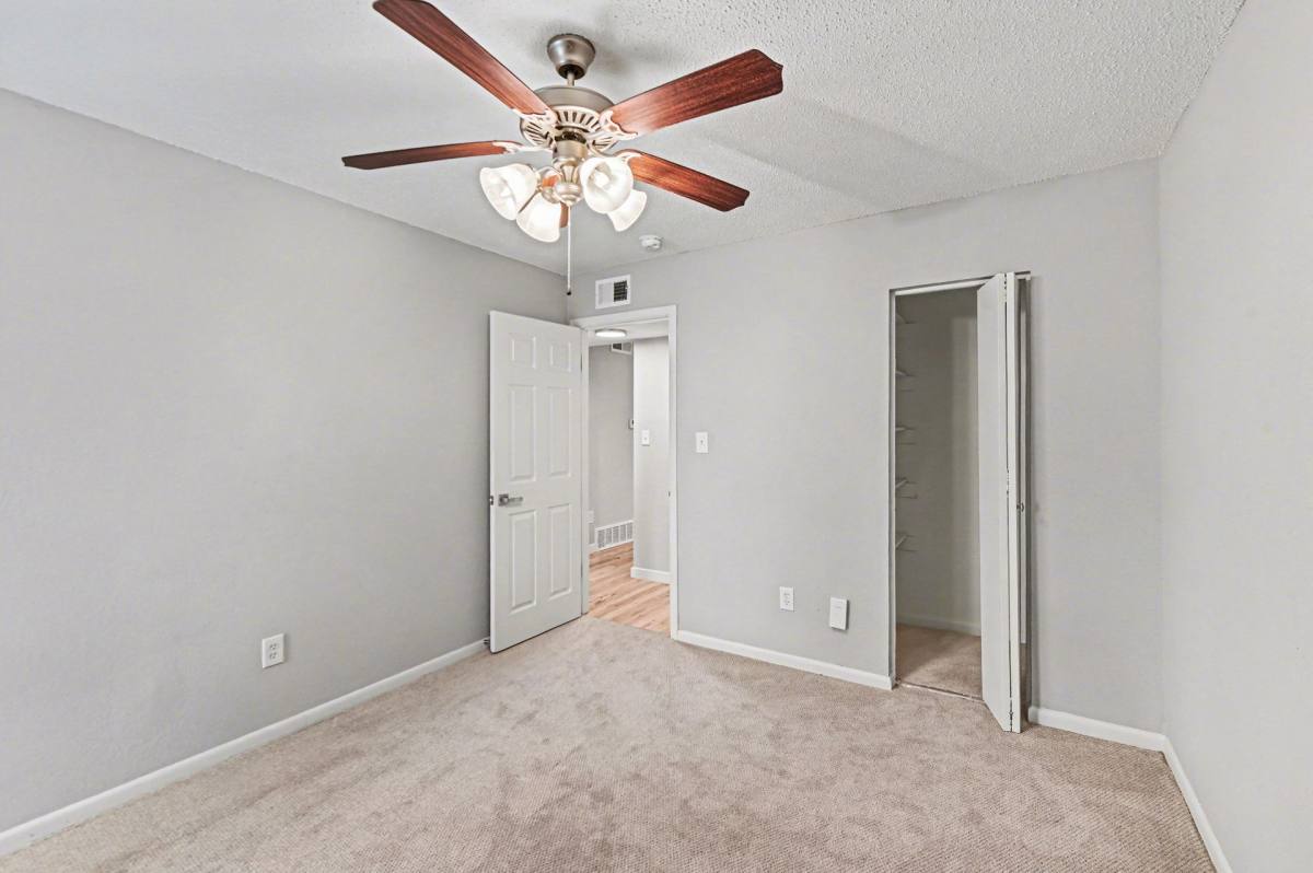 3921 Wyandotte, Kansas City, MO 64111 - Apartment for Rent - Image 9