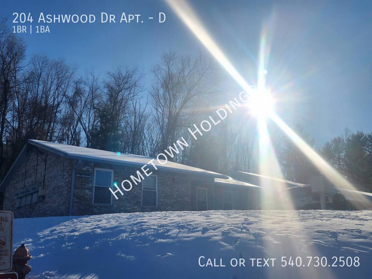 Apartment for rent at 204 Ashwood Dr #D, Tazewell, VA 24651