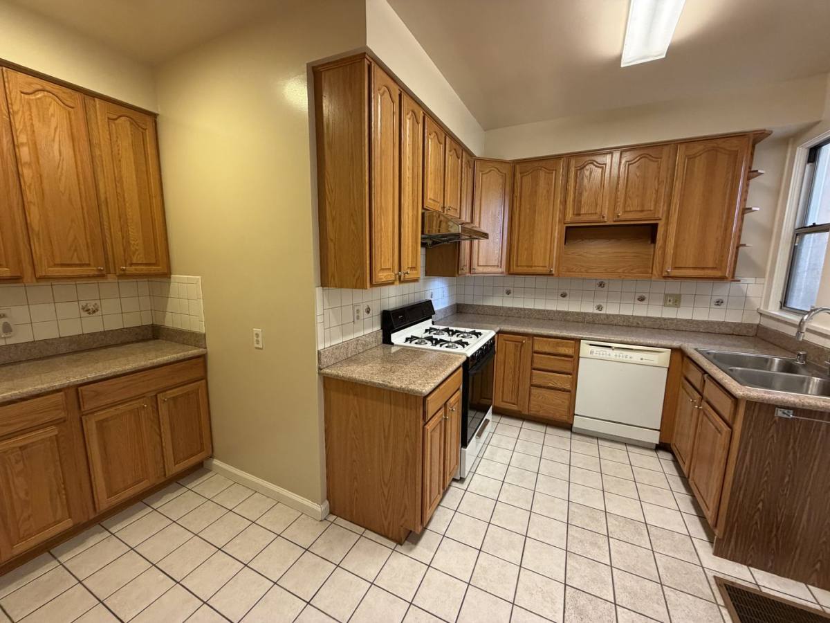 House for rent at 1637 Lake St, San Francisco, CA 94121