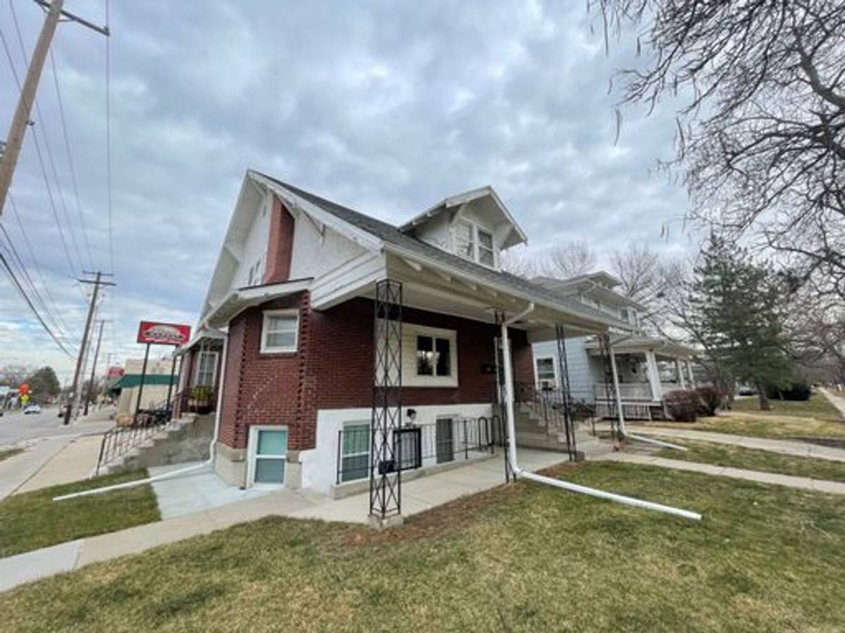 1700 Garfield St, Lincoln, NE 68502 - Apartment for Rent - Image 1