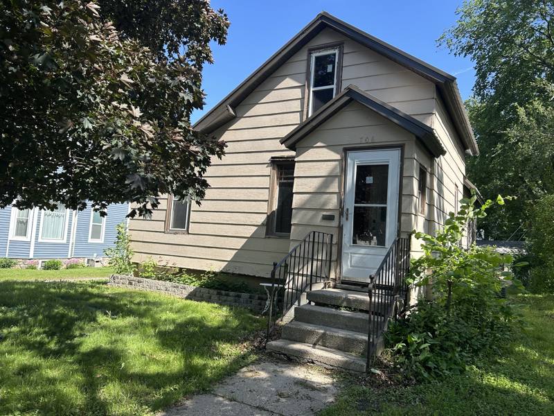 House for rent at 706 W Lincoln, Fergus Falls, MN 56537