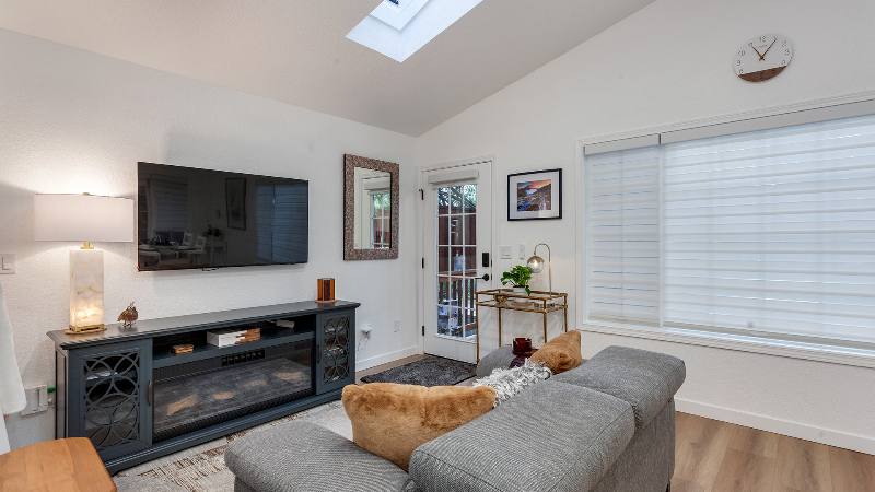 Apartment for rent at 15270 SW Springdale Court #200, Beaverton, OR 97007