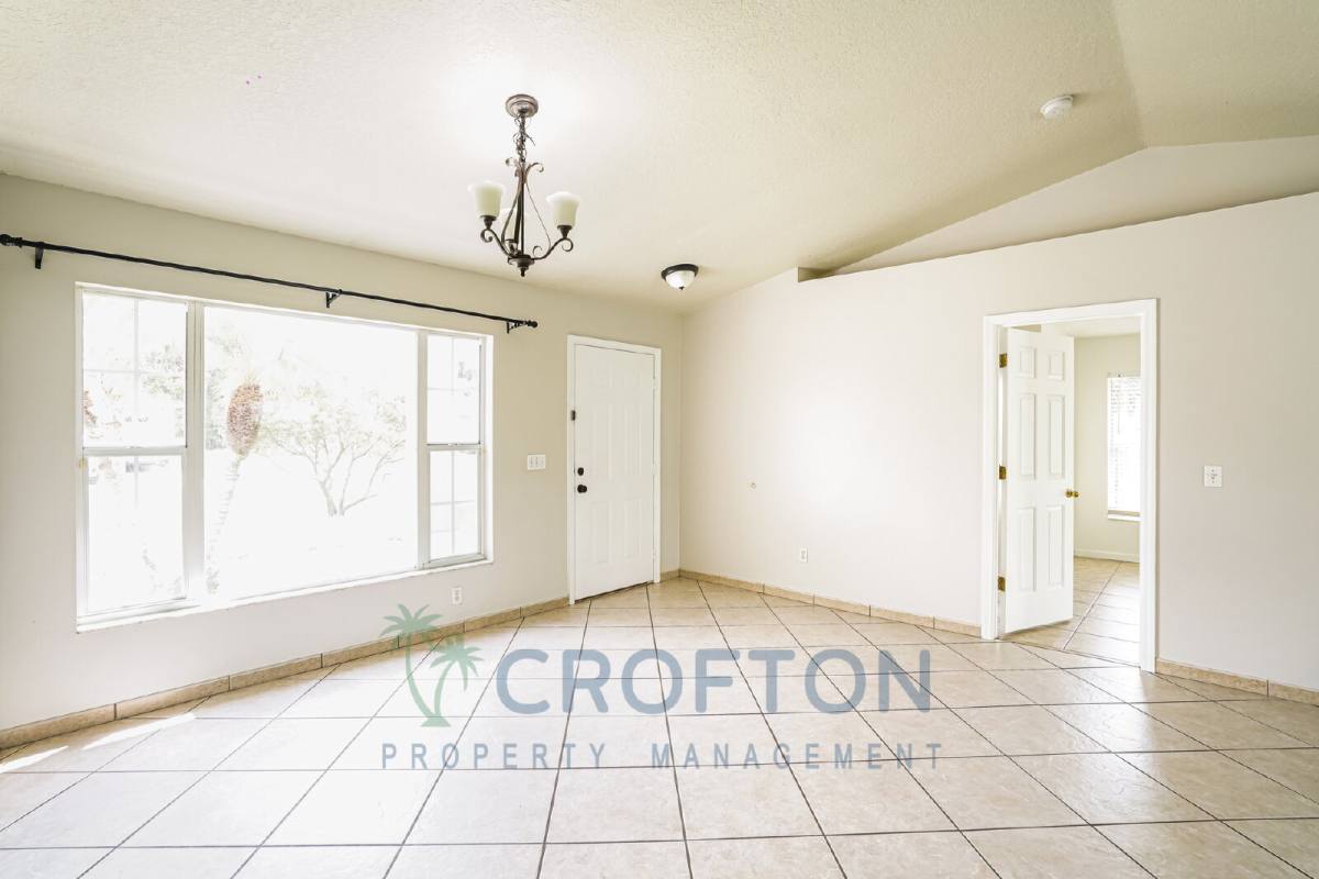 111 Crescent Court, Kissimmee, FL 34758 - House for Rent - Image 3