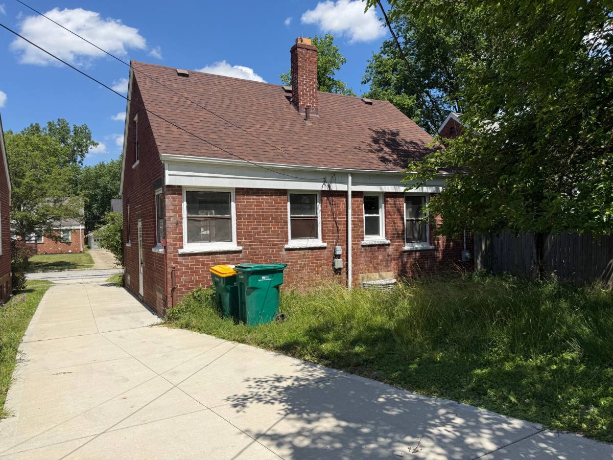 House for rent at 5713 S Blvd, Maple Heights, OH 44137
