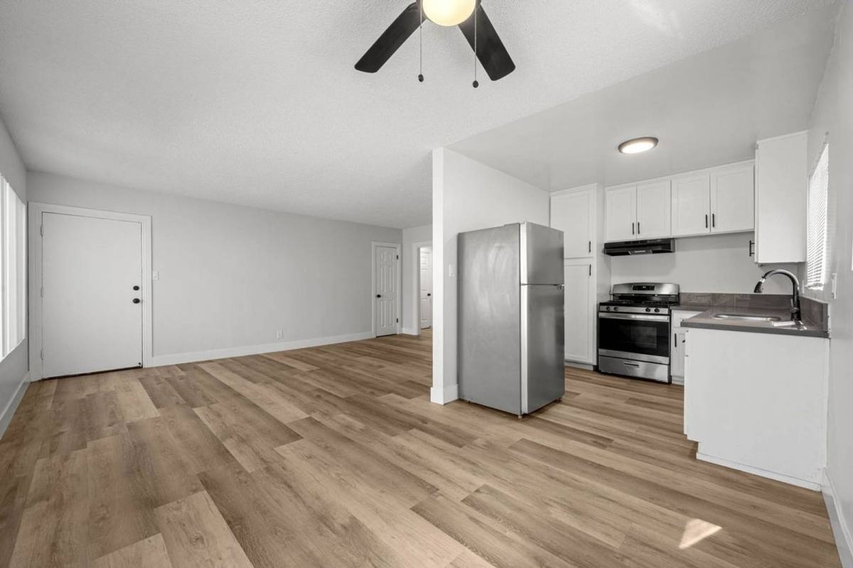 Apartment for rent at 3845 Potomac Ave, Los Angeles, CA 90010