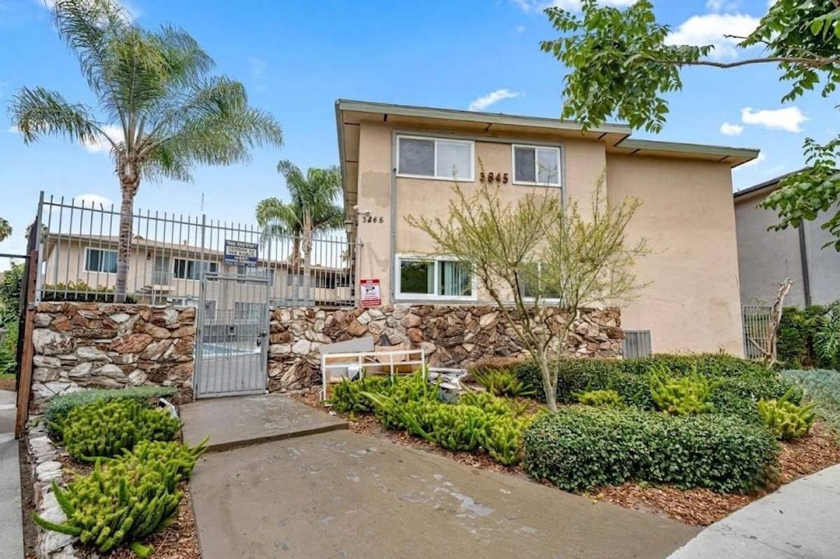 Apartment for rent at 3845 Potomac Ave, Los Angeles, CA 90010