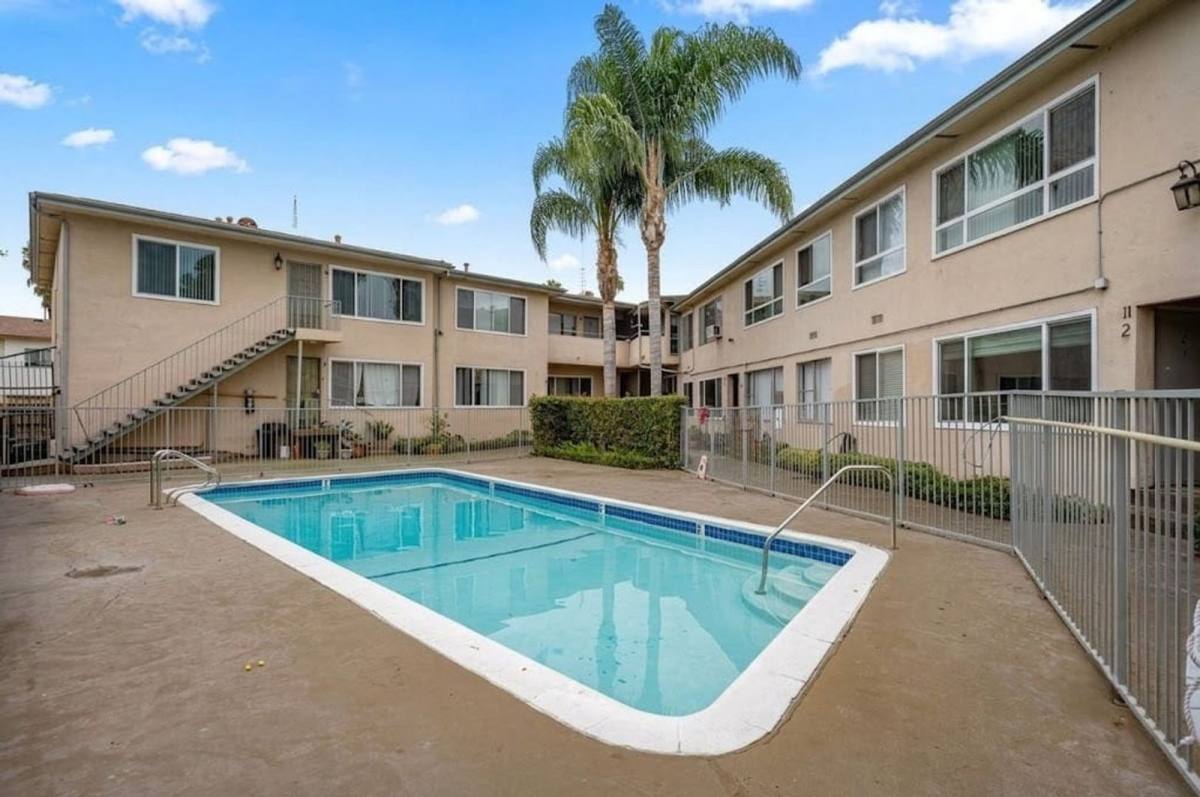 Apartment for rent at 3845 Potomac Ave, Los Angeles, CA 90010