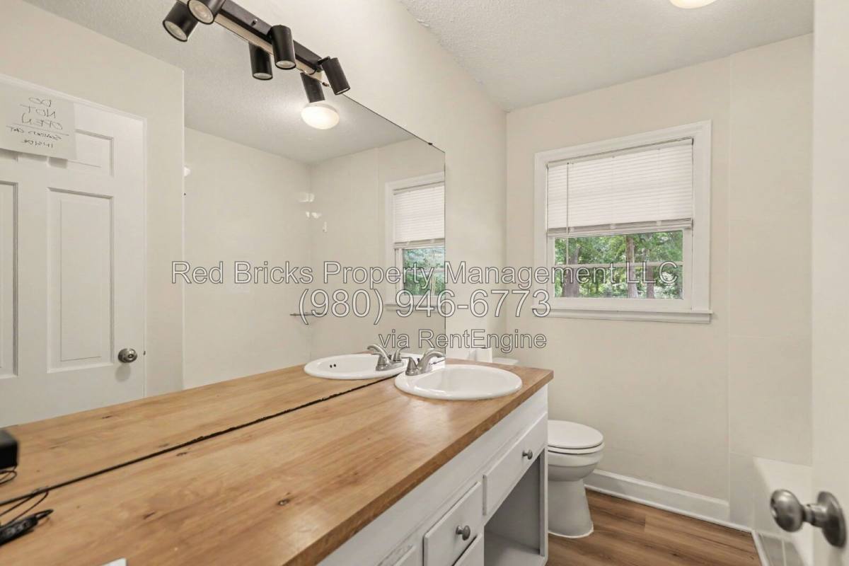 House for rent at 2501 Galloway Rd, Charlotte, NC 28262