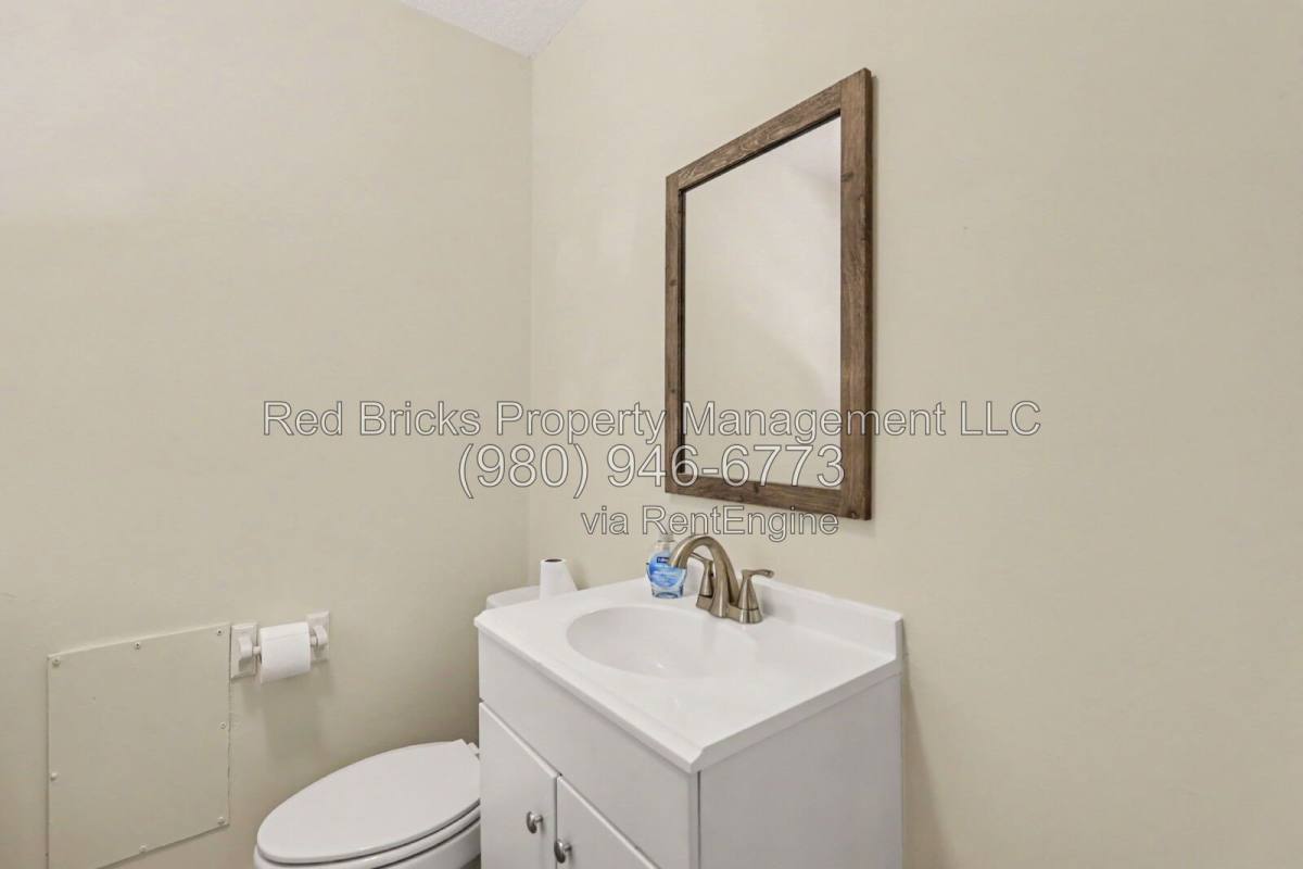 House for rent at 2501 Galloway Rd, Charlotte, NC 28262