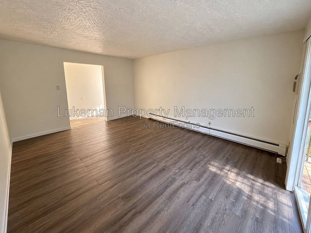 Apartment for rent at 1405 Huntington Ave #3, Kalamazoo, MI 49048