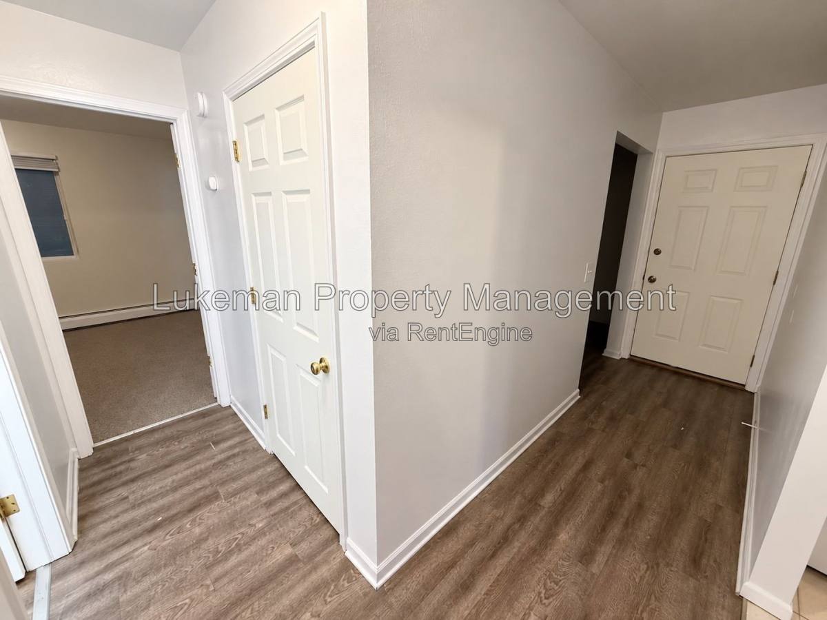 Apartment for rent at 1405 Huntington Ave #3, Kalamazoo, MI 49048