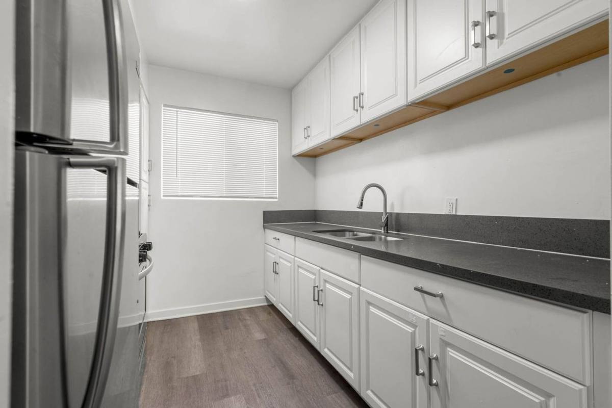 Apartment for rent at 3845 Potomac Ave #8A, Los Angeles, CA 90010