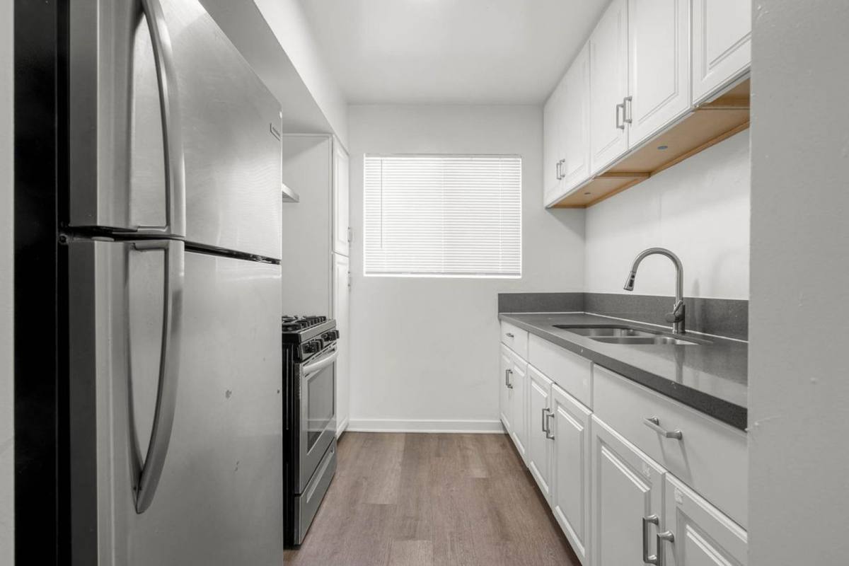 Apartment for rent at 3845 Potomac Ave #8A, Los Angeles, CA 90010
