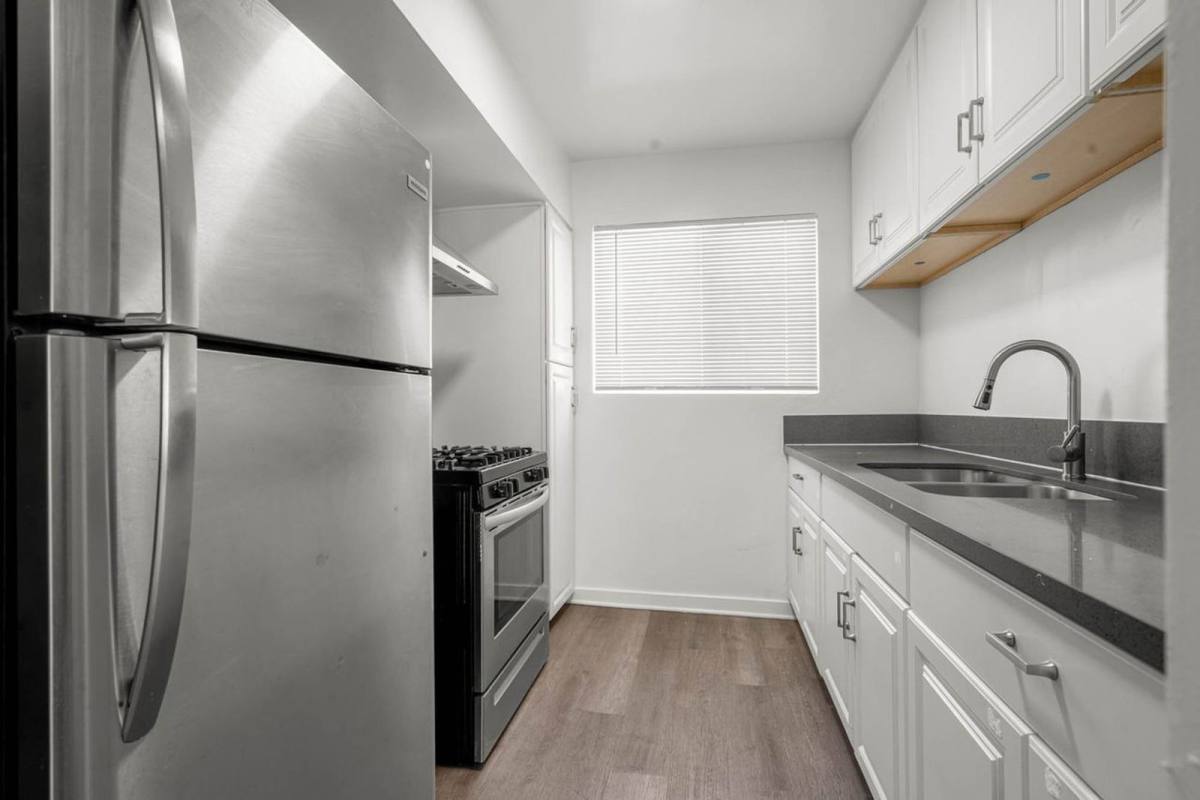 Apartment for rent at 3845 Potomac Ave #8A, Los Angeles, CA 90010
