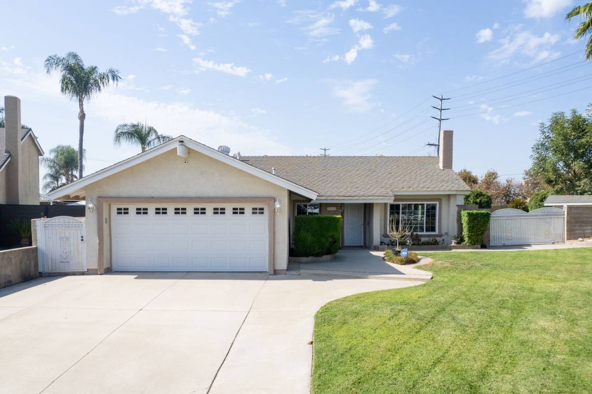 Apartment for rent at 1212 E Cottonwood St, Ontario, CA 91761