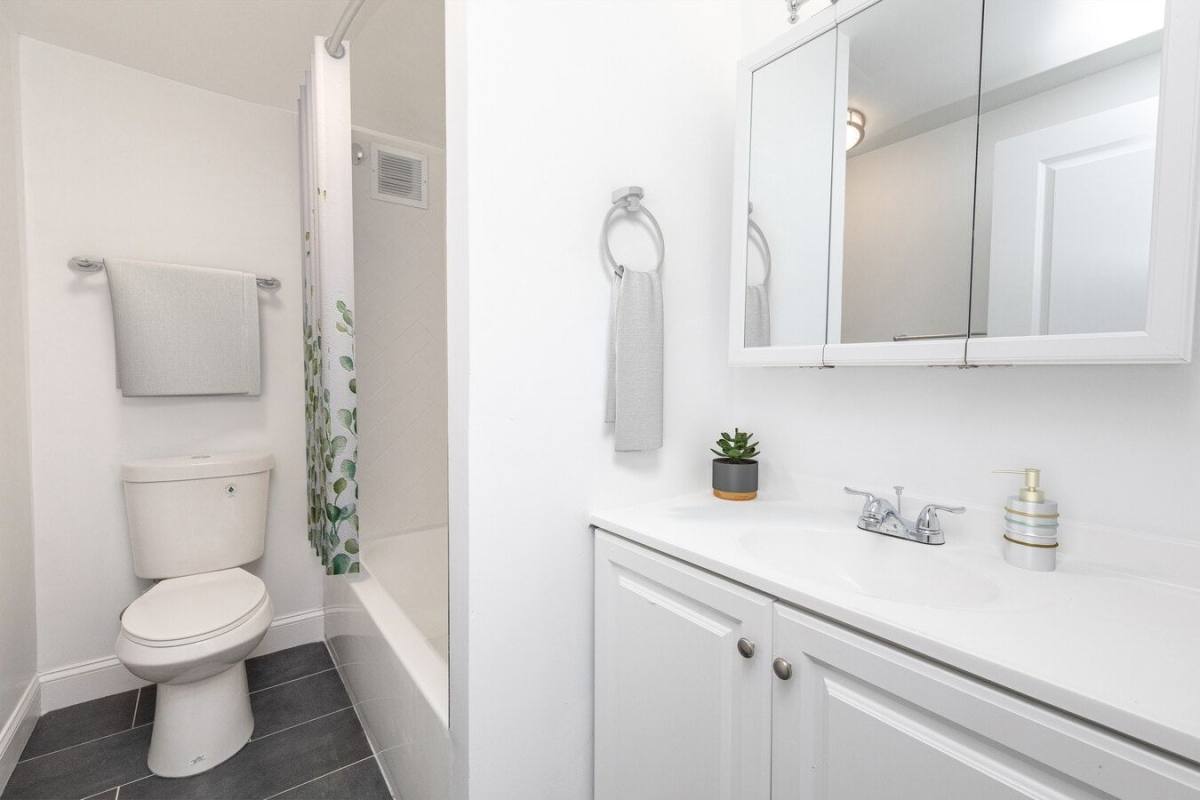 Apartment for rent at Oxford, 6451 Oxford Ave, Philadelphia, PA 19111