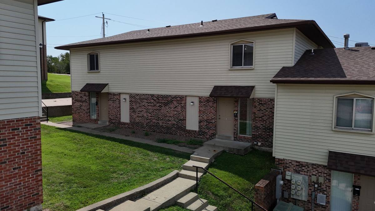 Townhouse for rent at 903 SW Blvd, Jefferson City, MO 65109
