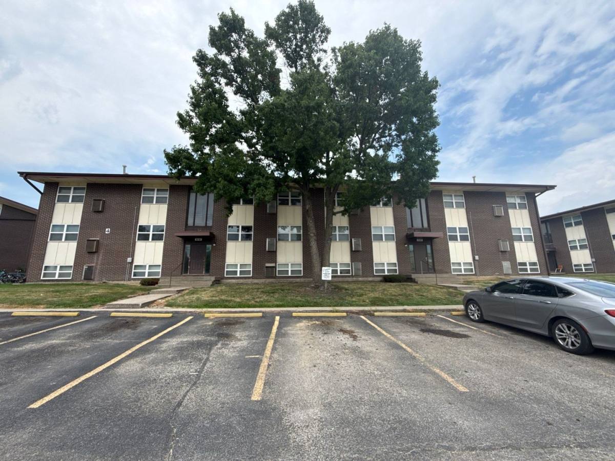 Apartment for rent at 1121-1115 N College Dr, Maryville, MO 64468