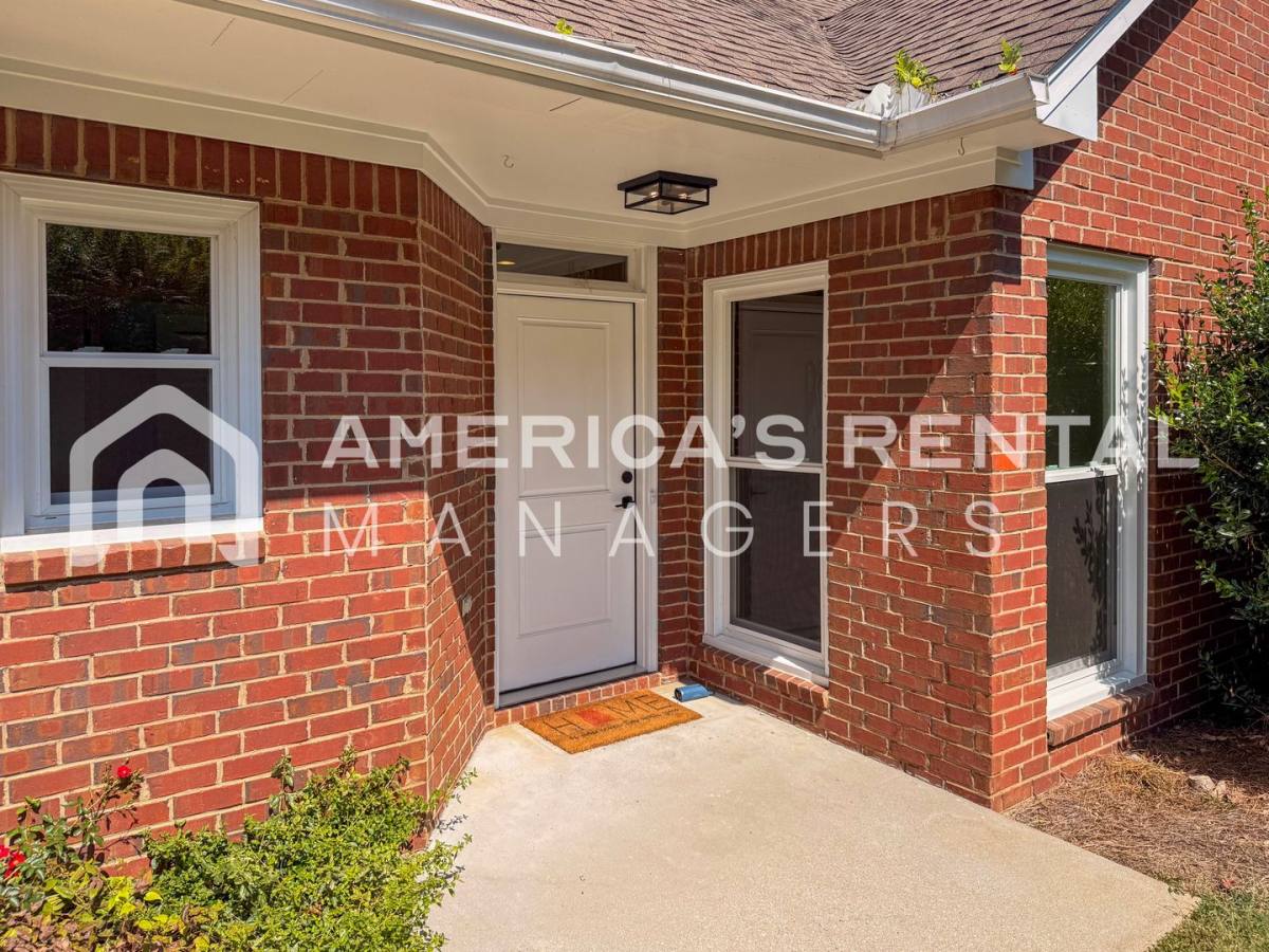 House for rent at 825 Greystone Highlands Dr, Birmingham, AL 35242