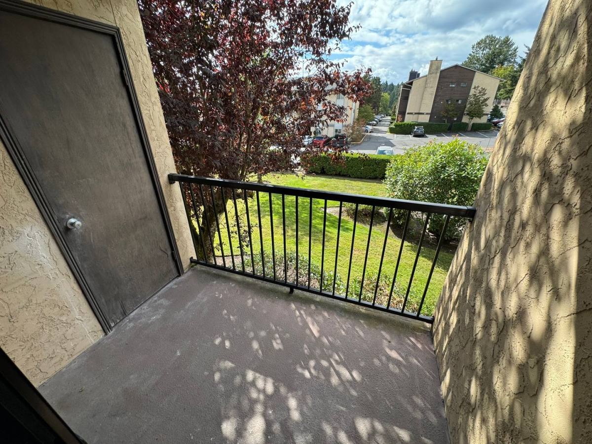 Apartment for rent at 14514 127th Ave NE #W68, Kirkland, WA 98034