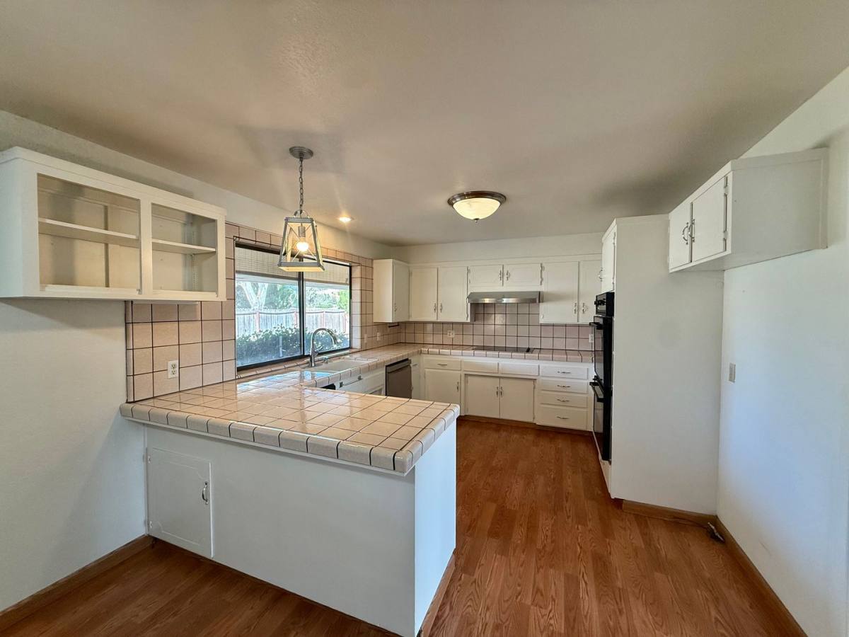 House for rent at 420 Donald Dr, Hollister, CA 95023