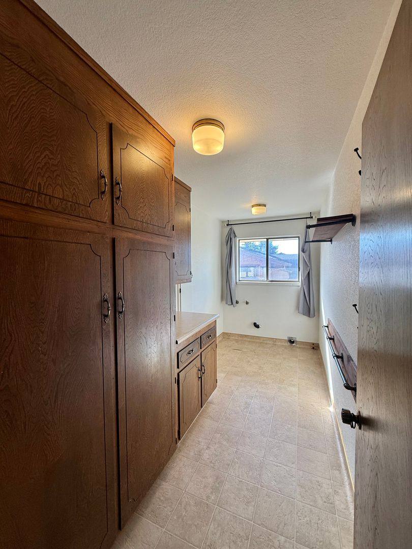 House for rent at 420 Donald Dr, Hollister, CA 95023