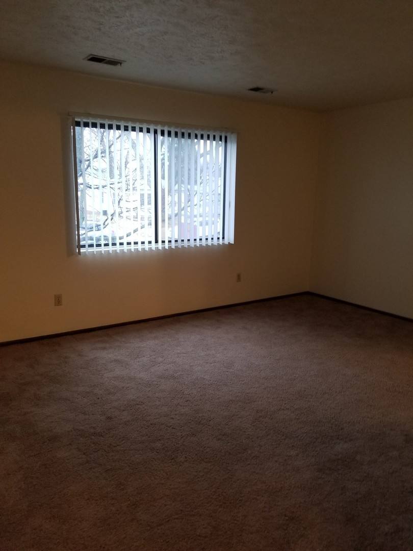Apartment for rent at 8320-8330 California St, Omaha, NE 68114