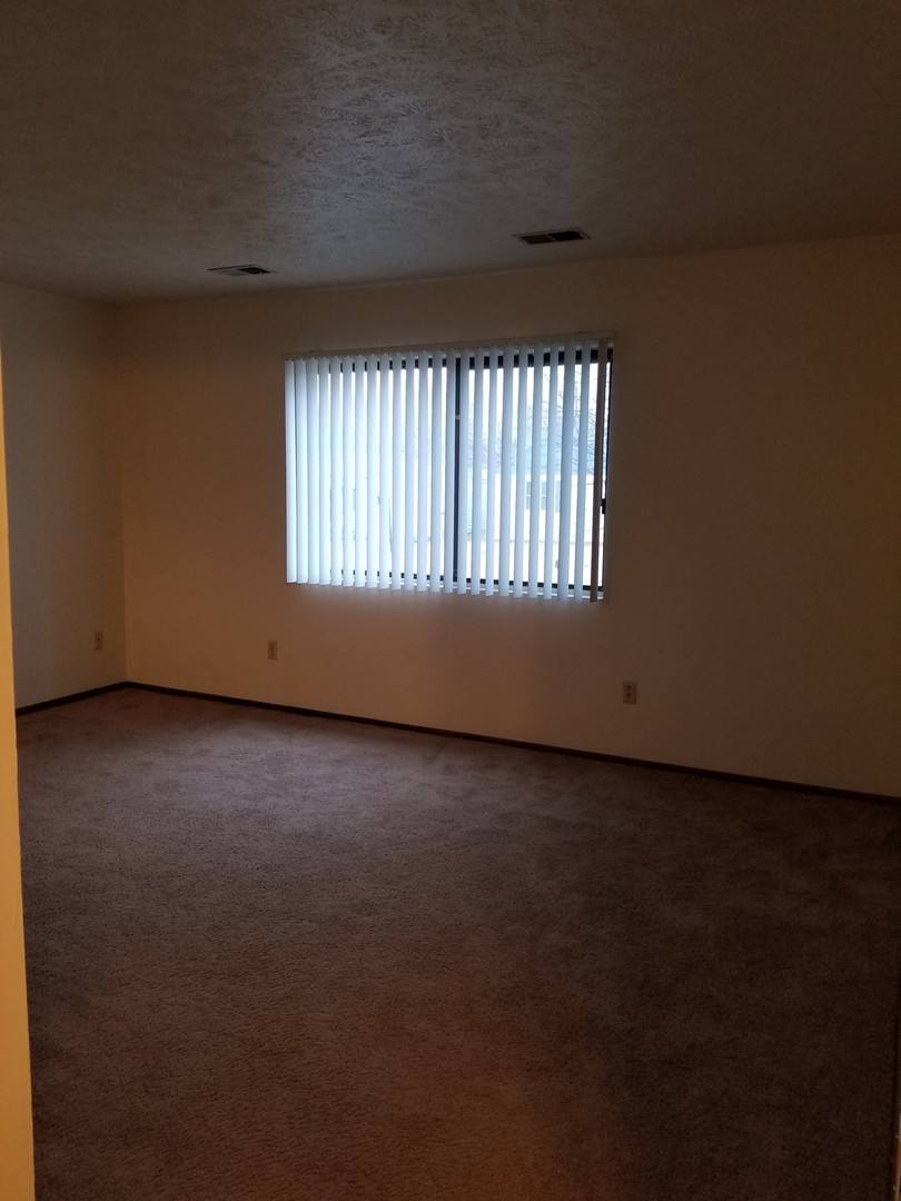 Apartment for rent at 8320-8330 California St, Omaha, NE 68114