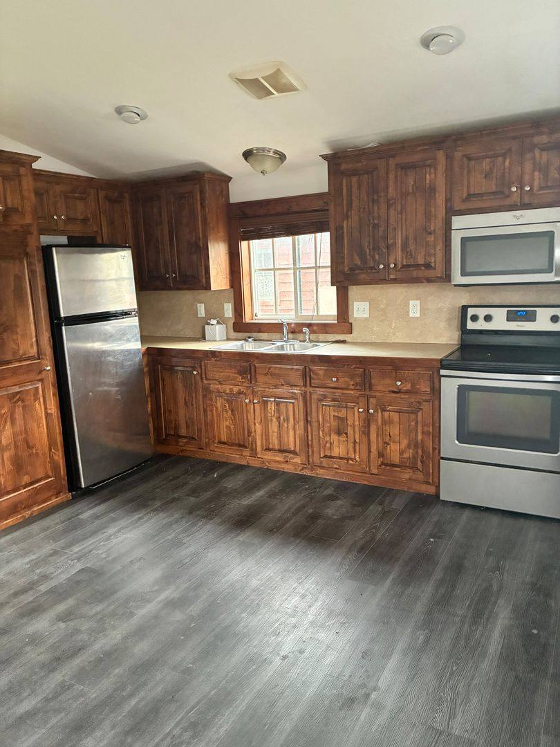 Apartment for rent at 102 E Highland, Watford City, ND 58854