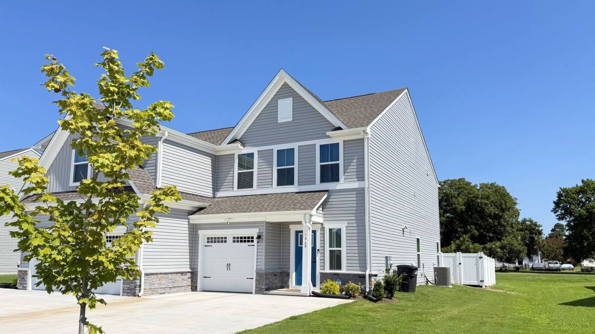 Townhouse for rent at 306B Spinnaker St, Elizabeth City, NC 27909