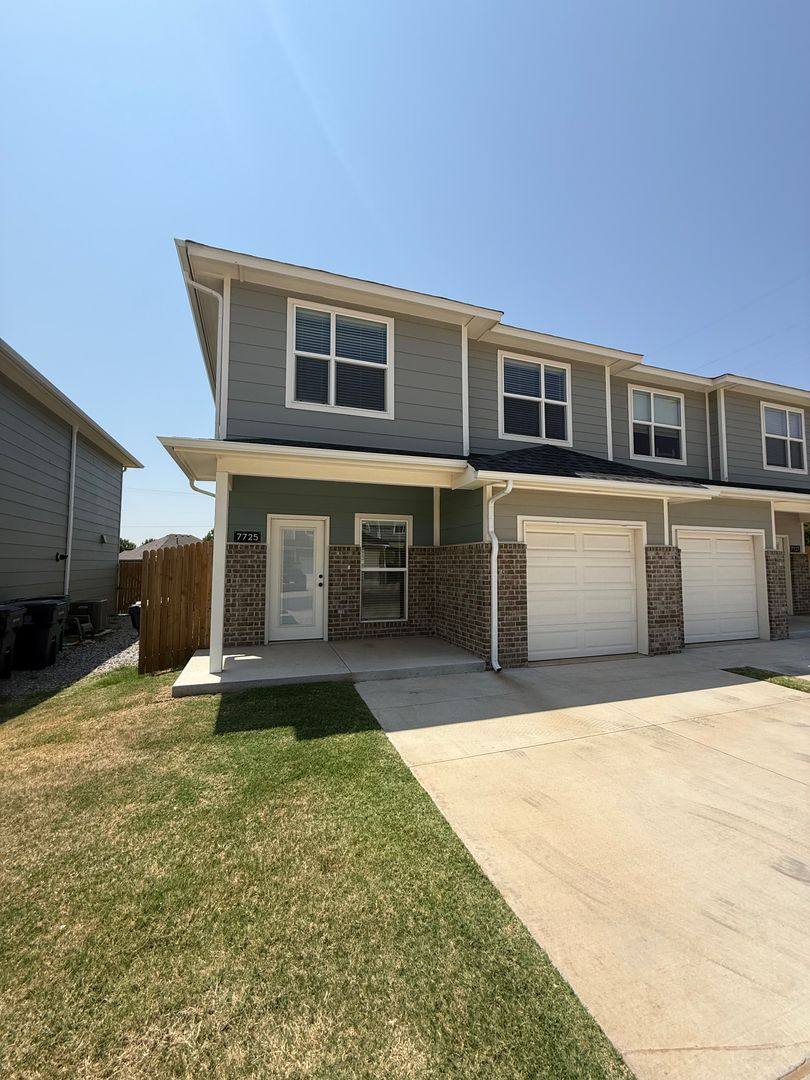 Townhouse for rent at 7720 Westhall Place, Oklahoma City, OK 73132