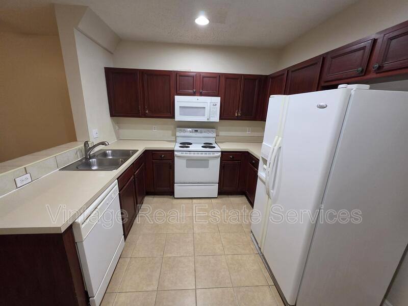 6241 Osprey Lake Circle, Riverview, FL 33578 - Townhouse for Rent - Image 9