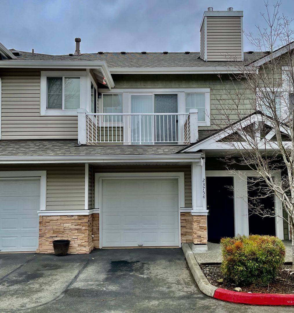 Townhouse for rent at 23754 SE Summerhill Lane, Issaquah, WA 98029