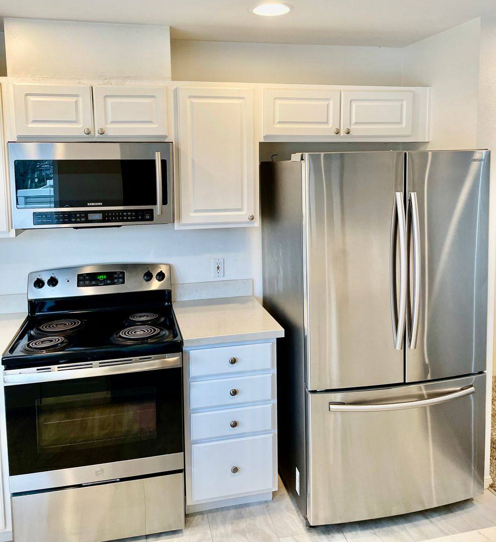 Townhouse for rent at 23754 SE Summerhill Lane, Issaquah, WA 98029