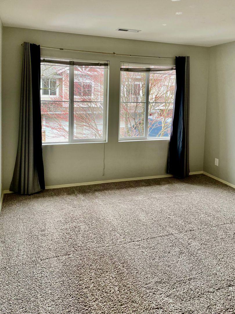 Townhouse for rent at 23754 SE Summerhill Lane, Issaquah, WA 98029