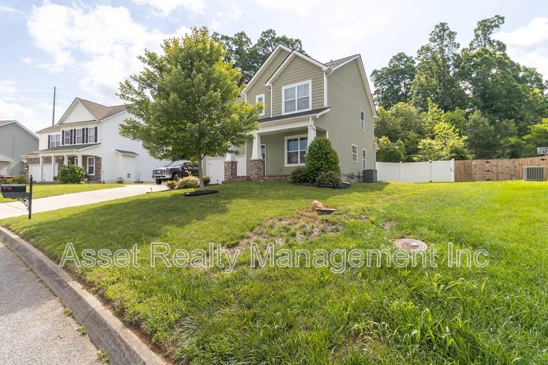 House for rent at 1416 Madison Oaks Rd, Knoxville, TN 37924