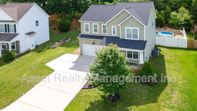 House for rent at 1416 Madison Oaks Rd, Knoxville, TN 37924