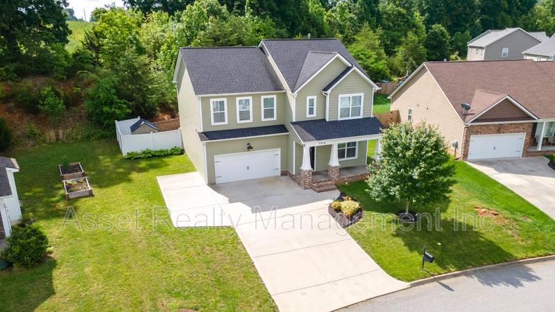 House for rent at 1416 Madison Oaks Rd, Knoxville, TN 37924