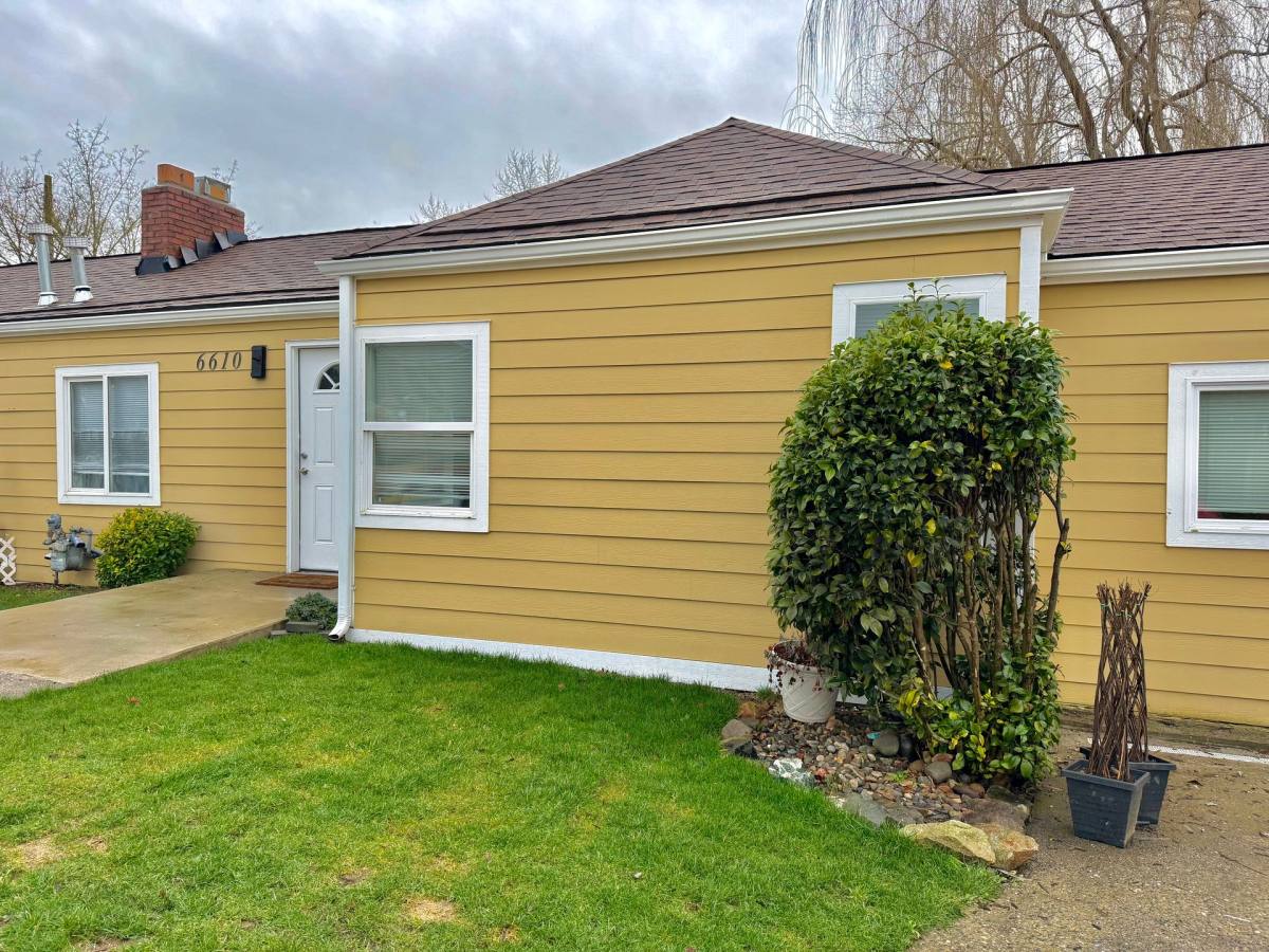 Townhouse for rent at 6612-6610 McKinley Ave, Tacoma, WA 98404