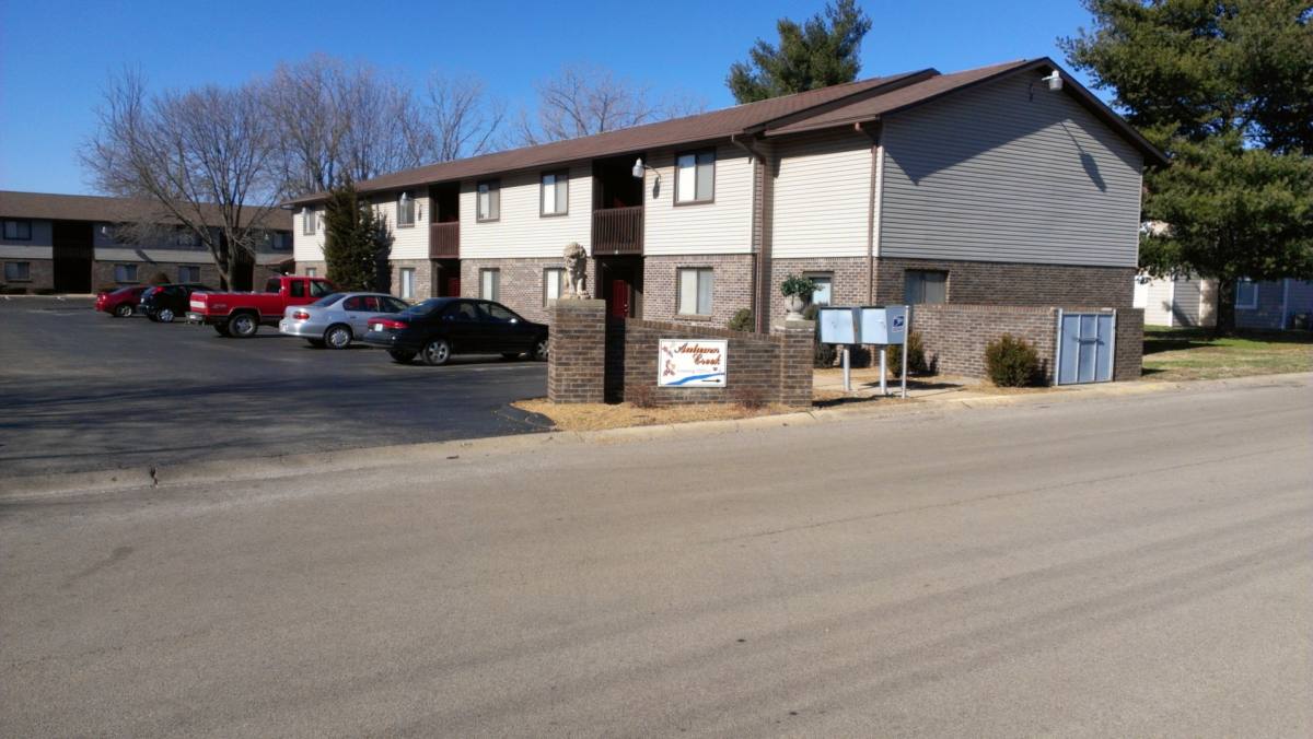 Apartment for rent at 201-215 Hyler Dr, Farmington, MO 63640