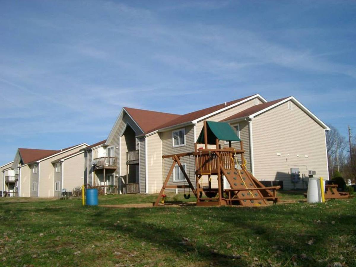 Apartment for rent at 201-215 Hyler Dr, Farmington, MO 63640