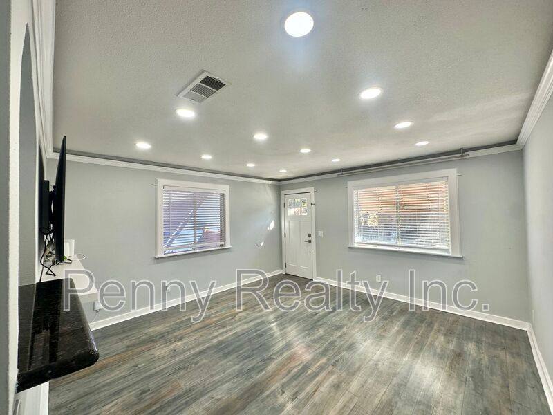 Apartment for rent at 294 Woodman St, San Diego, CA 92114
