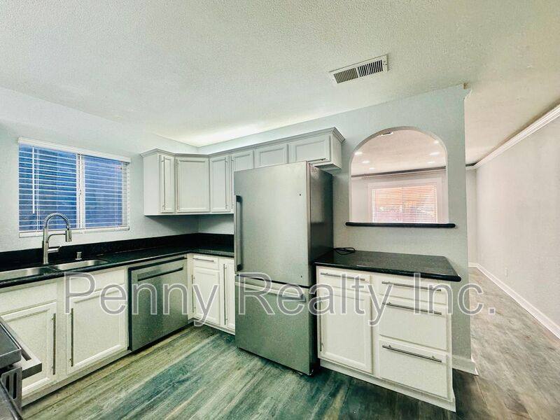 Apartment for rent at 294 Woodman St, San Diego, CA 92114