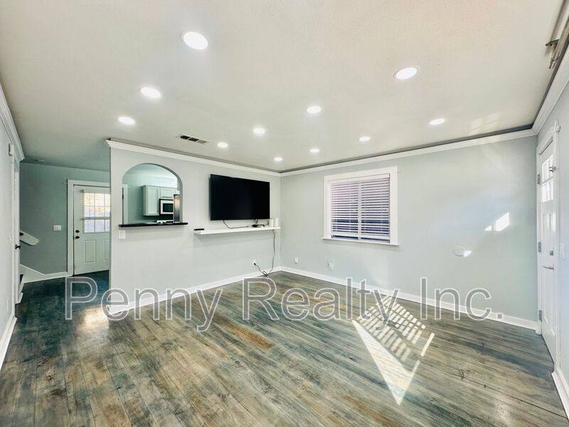 Apartment for rent at 294 Woodman St, San Diego, CA 92114