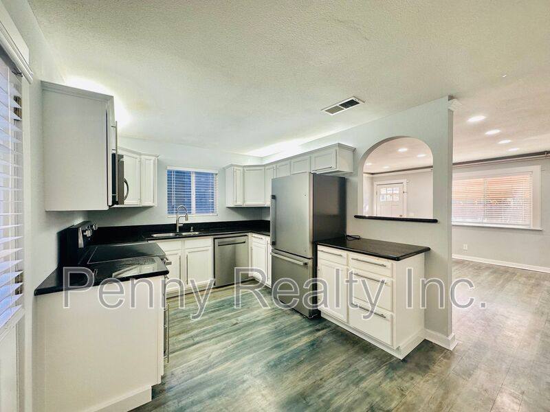 Apartment for rent at 294 Woodman St, San Diego, CA 92114
