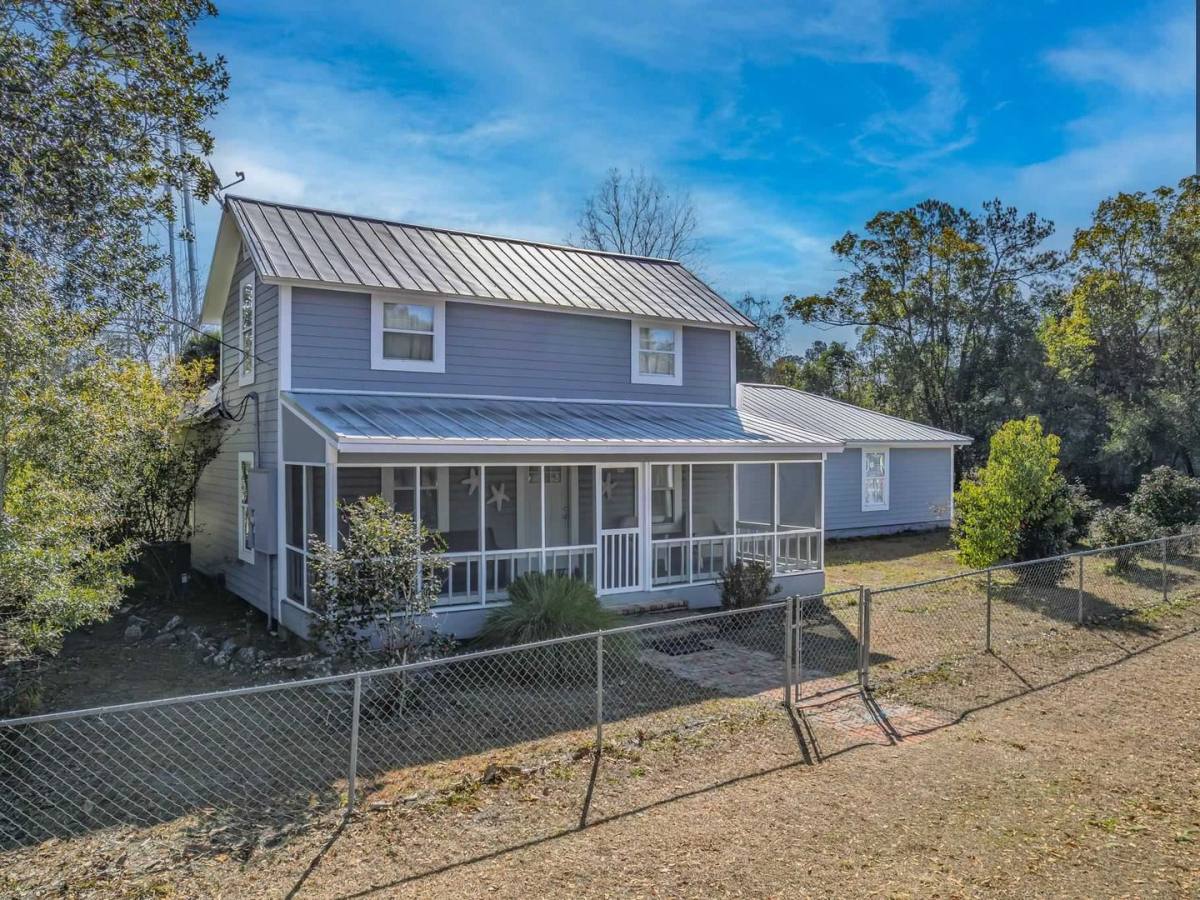House for rent at 67 Yellow Jacket Ave, Sopchoppy, FL 32358