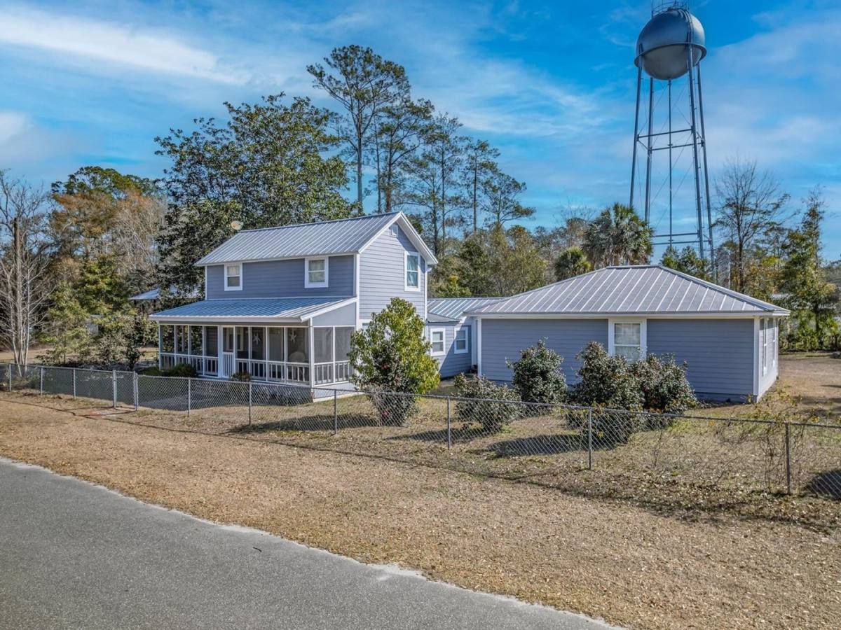 House for rent at 67 Yellow Jacket Ave, Sopchoppy, FL 32358